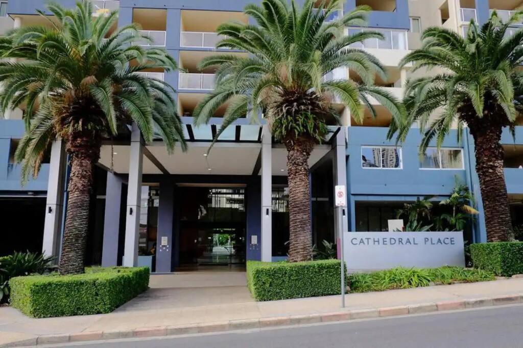 Retro Chic Vibes, Tropical Pool & Prime Location